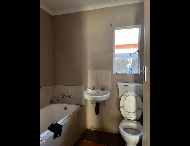 2 BEDROOM HOUSE FOR SALE IN WINDMILL PARK